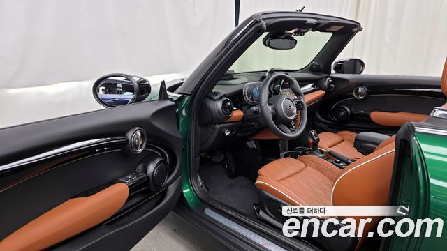 Mini Cooper Convertible 2024 — photo 10