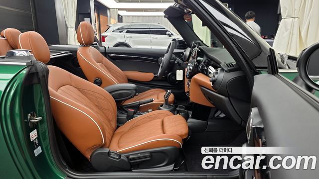 Mini Cooper Convertible 2024 — photo 11
