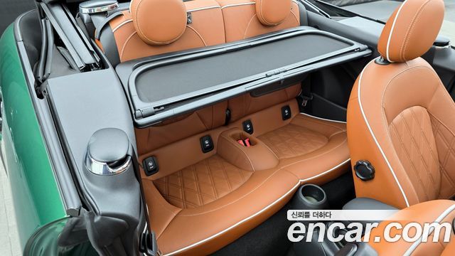 Mini Cooper Convertible 2024 — photo 12