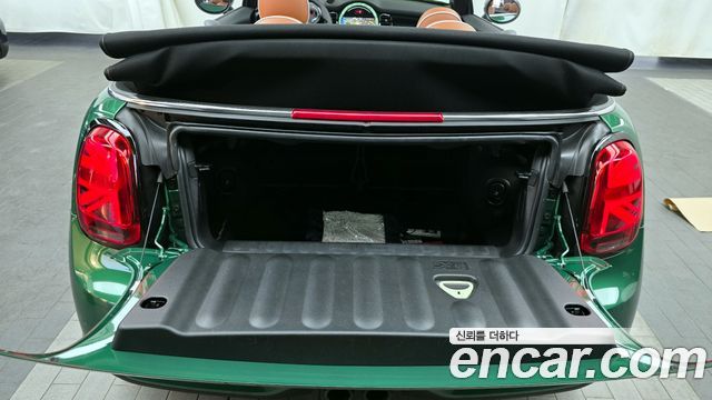 Mini Cooper Convertible 2024 — photo 20
