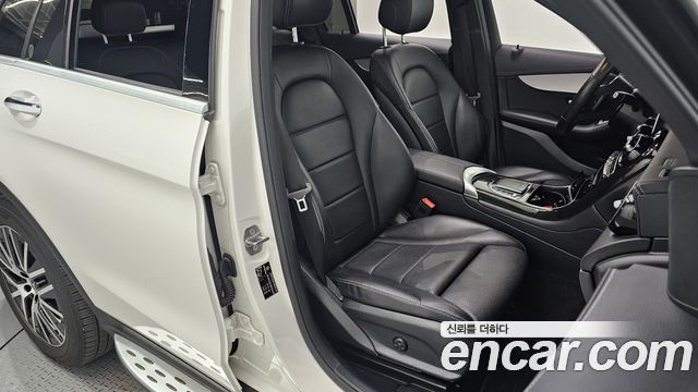 Mercedes-Benz GLC-Class 2021 — photo 11
