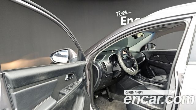 Kia Sportage 2011 — photo 11