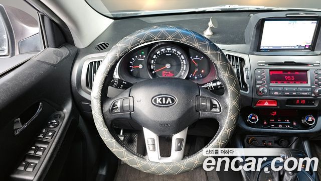 Kia Sportage 2011 — photo 13