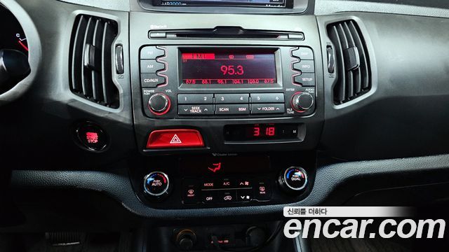 Kia Sportage 2011 — photo 15