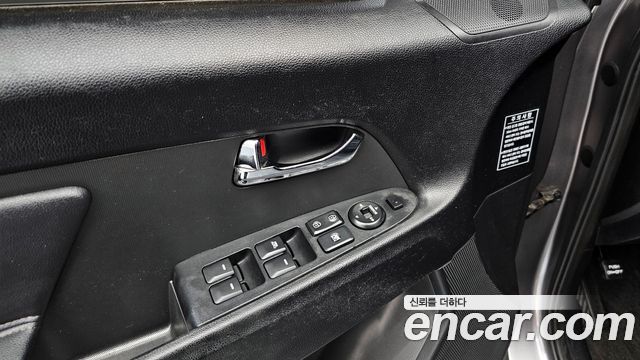 Kia Sportage 2011 — photo 18