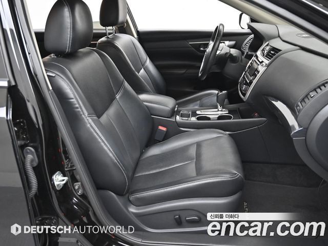 Nissan Altima 2018 — photo 10