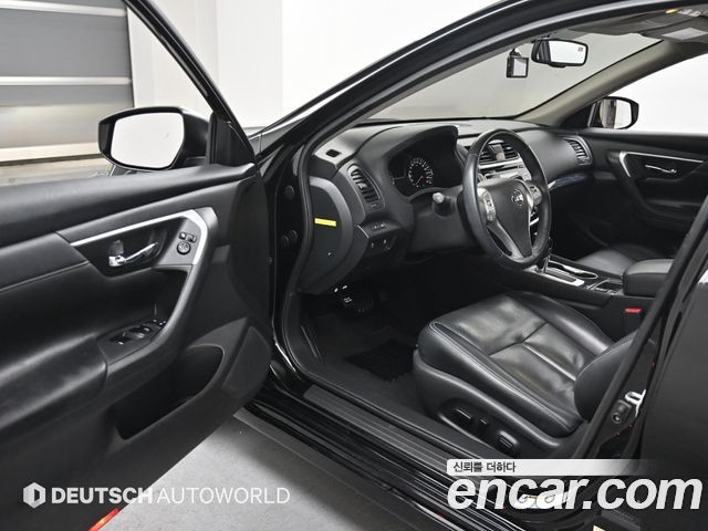 Nissan Altima 2018 — photo 11