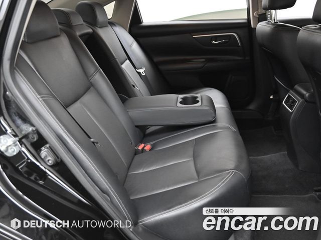 Nissan Altima 2018 — photo 12