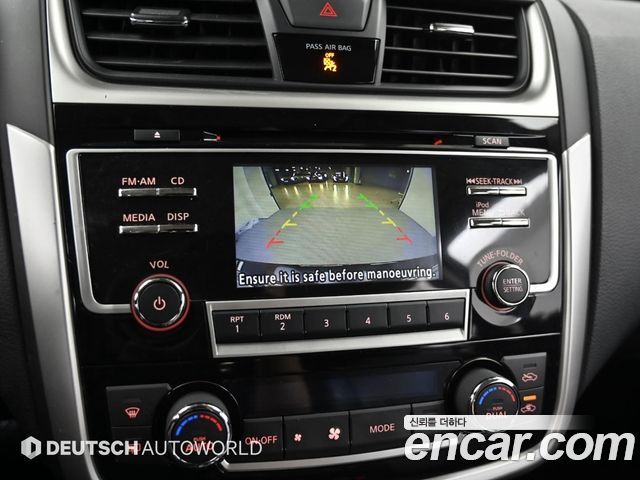 Nissan Altima 2018 — photo 15