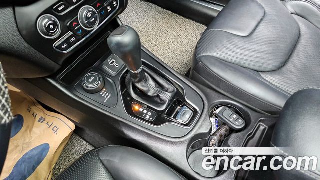 Jeep Cherokee 2020 — photo 9
