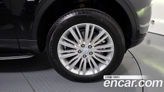 Land Rover Discovery 2017 — photo 5