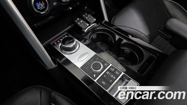 Land Rover Discovery 2017 — photo 9