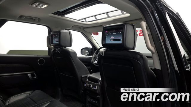 Land Rover Discovery 2017 — photo 18