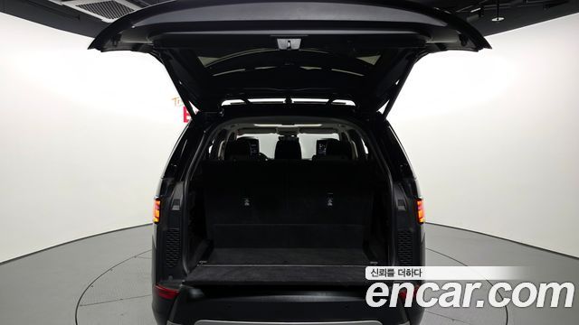 Land Rover Discovery 2017 — photo 20