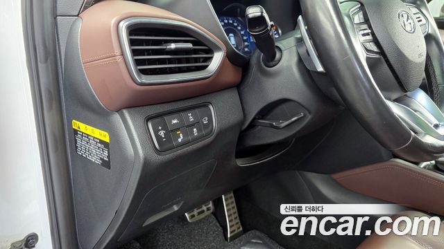 Hyundai Santafe 2019 — photo 16