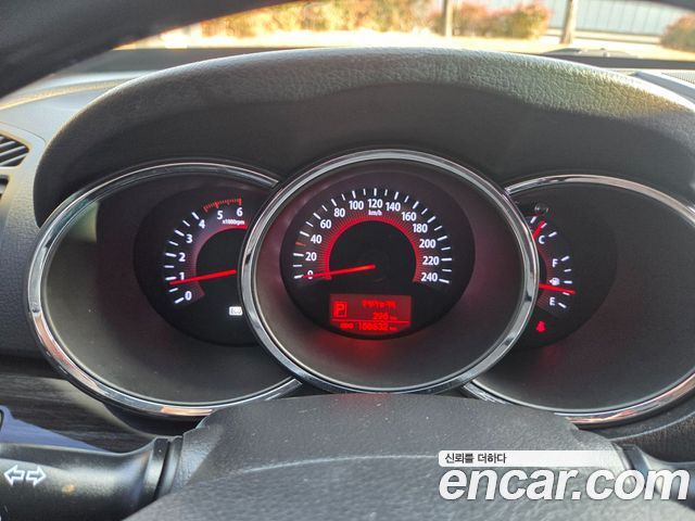Kia Sorento 2012 — photo 8