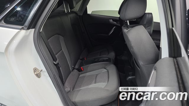 Audi A1 2015 — photo 12