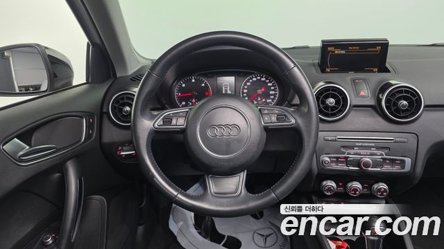 Audi A1 2015 — photo 13