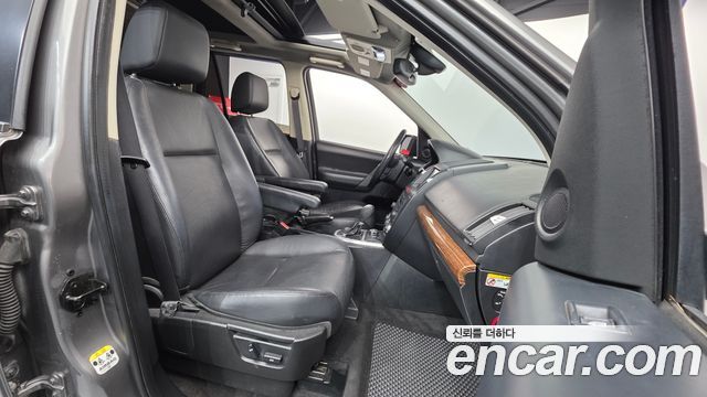 Land Rover Freelander 2010 — photo 10