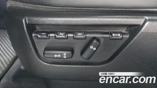 Land Rover Freelander 2010 — photo 14