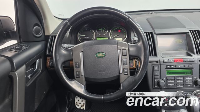 Land Rover Freelander 2010 — photo 15