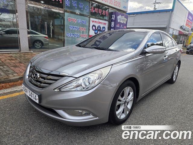 Hyundai Sonata 2010 — photo 1