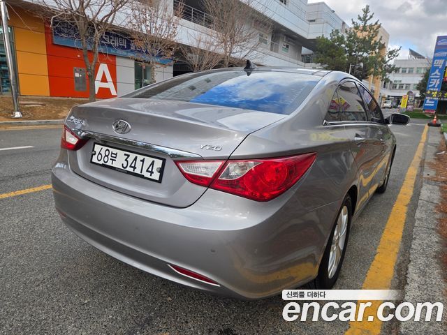 Hyundai Sonata 2010 — photo 6