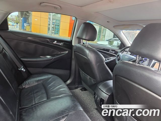 Hyundai Sonata 2010 — photo 10
