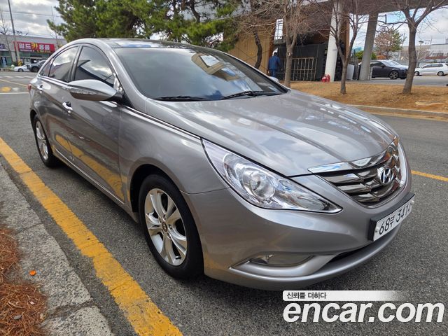Hyundai Sonata 2010 — photo 12