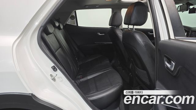 Kia Stonic 2019 — photo 12