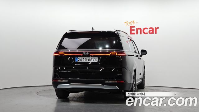 Kia Canival 2021 — photo 4