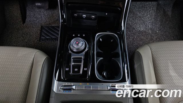 Kia Canival 2021 — photo 9