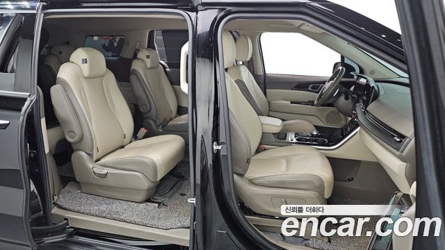 Kia Canival 2021 — photo 11