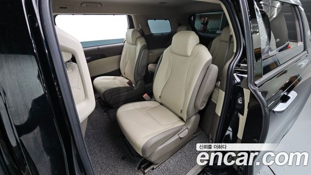 Kia Canival 2021 — photo 12