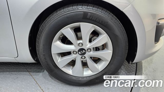 Kia pride 2015 — photo 5