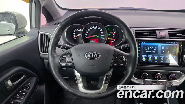 Kia pride 2015 — photo 14