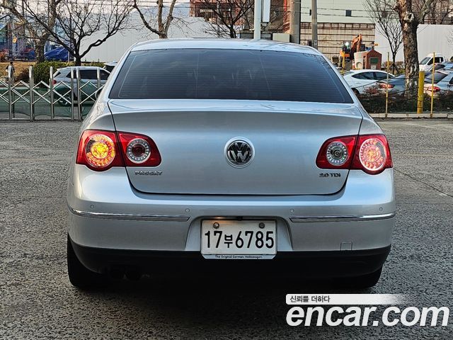 Volkswagen Passat 2011 — photo 4