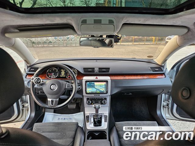 Volkswagen Passat 2011 — photo 12