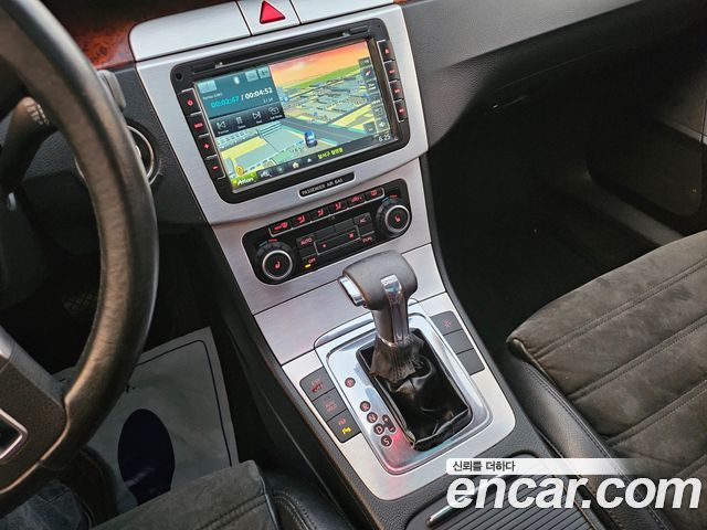 Volkswagen Passat 2011 — photo 15
