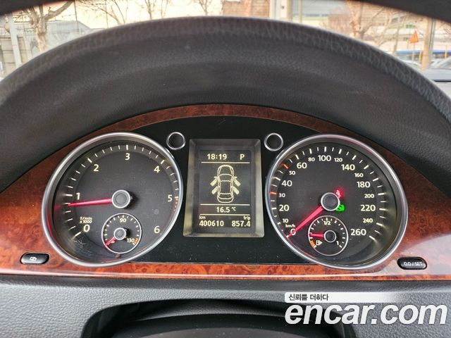 Volkswagen Passat 2011 — photo 20