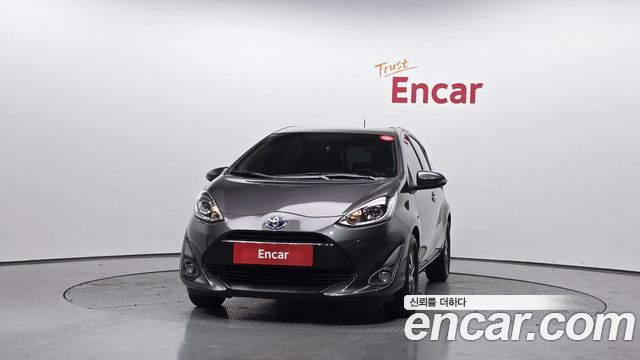 Toyota Prius 2018 — photo 3