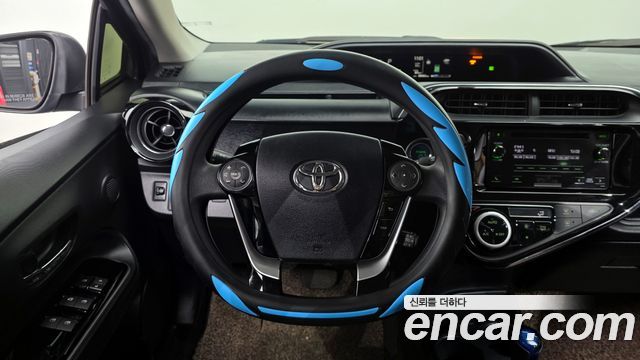 Toyota Prius 2018 — photo 13