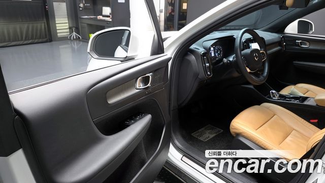 Volvo XC40 2022 — photo 11