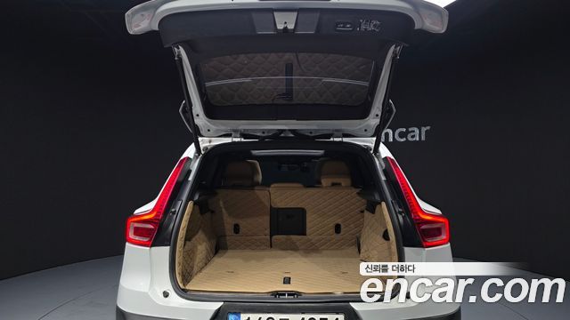 Volvo XC40 2022 — photo 19