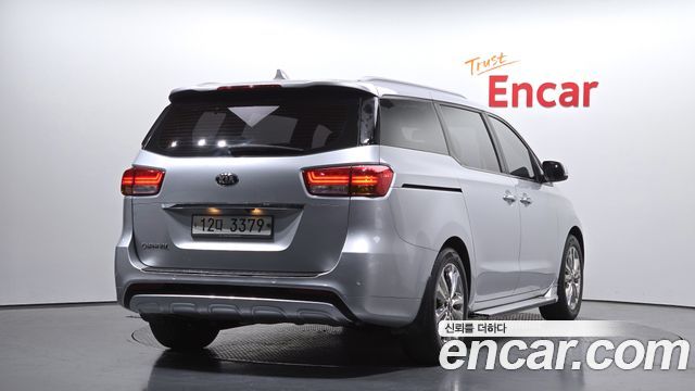 Kia Canival 2015 — photo 2