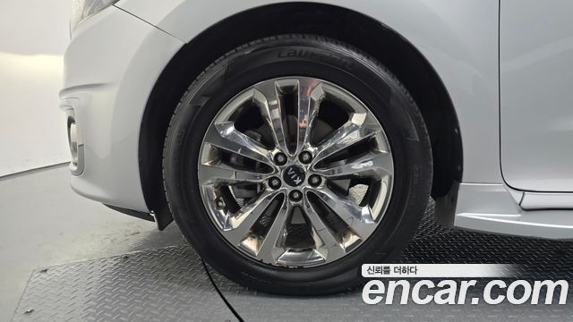 Kia Canival 2015 — photo 5