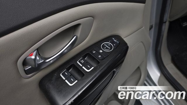 Kia Canival 2015 — photo 19
