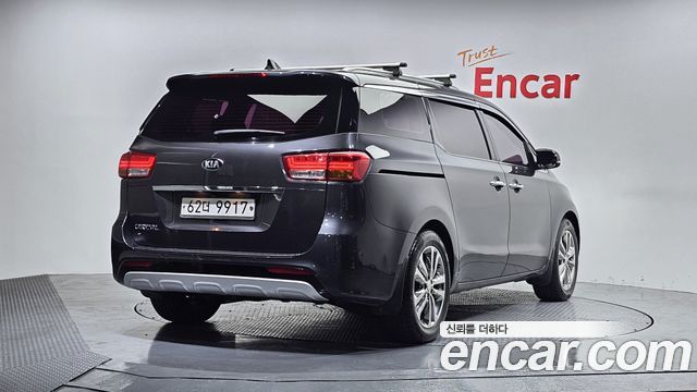 Kia Canival 2018 — photo 2