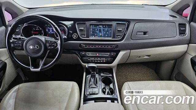 Kia Canival 2018 — photo 7