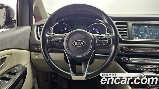 Kia Canival 2018 — photo 13